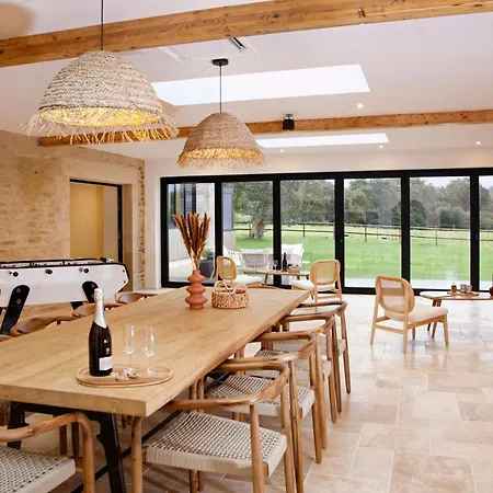 Le Domaine De Soani - Piscine Interieure, Jacuzzis & Sauna Adult Only Apartment *