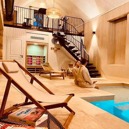 Apartment Le Domaine De Soani - Piscine Interieure, Jacuzzis & Sauna Adult Only Saint-Évarzec