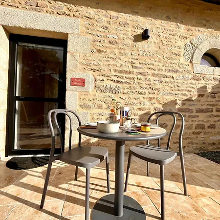 Le Domaine De Soani - Piscine Interieure, Jacuzzis & Sauna Adult Only Apartment *
